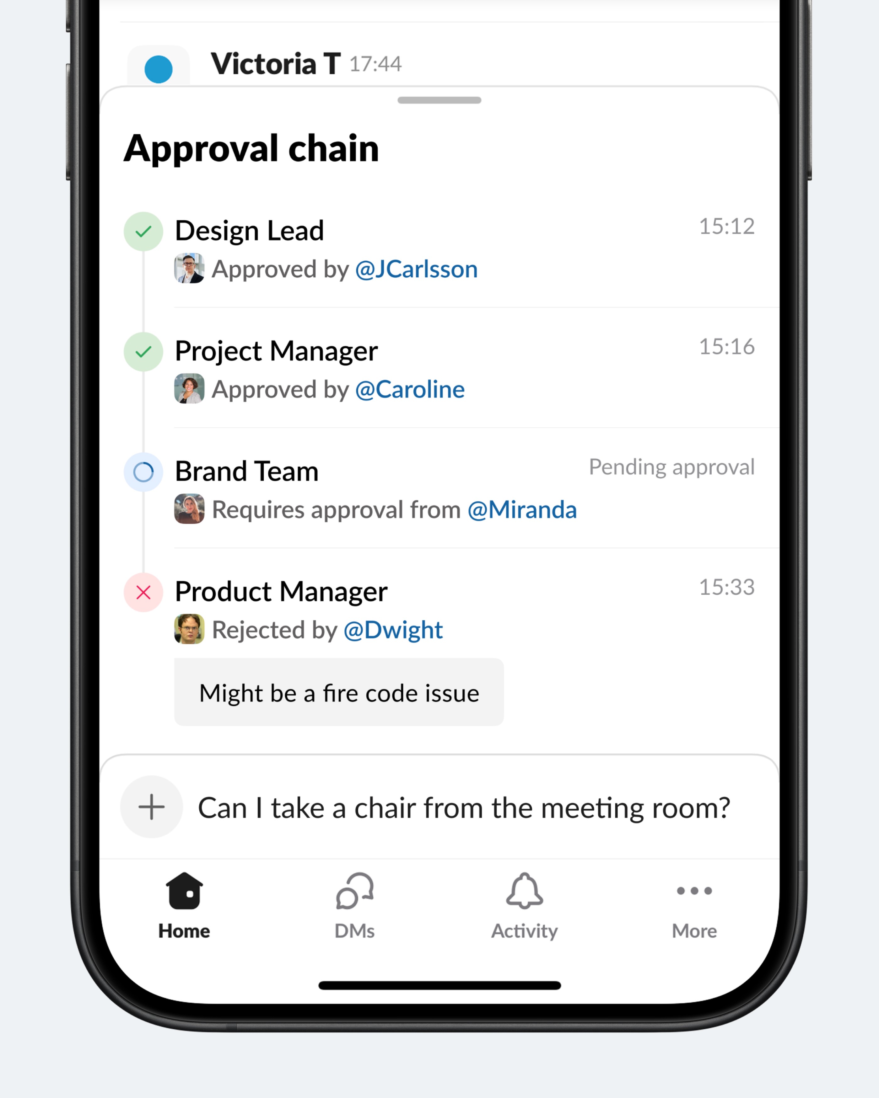 Концепт: чат Slack с цепочкой согласований сообщения через разные отделы